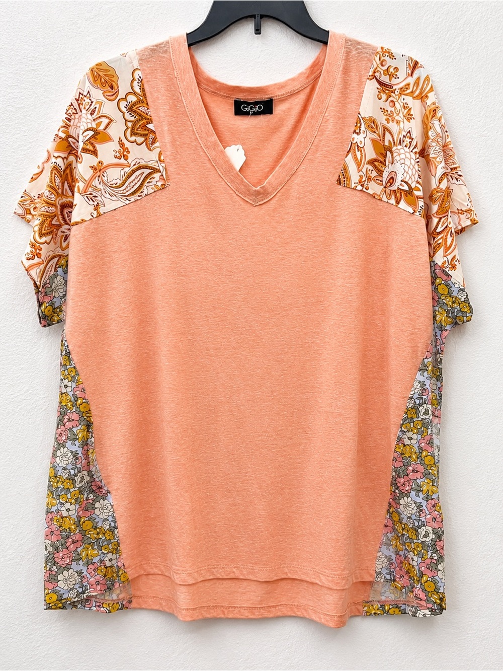 GIGIO Peach V-Neck Short Sleeve Floral Panel Top